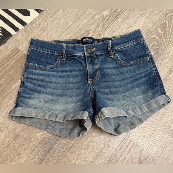 Hollister Pants - Hollister Low Rise Midi Shorts Size 5/27